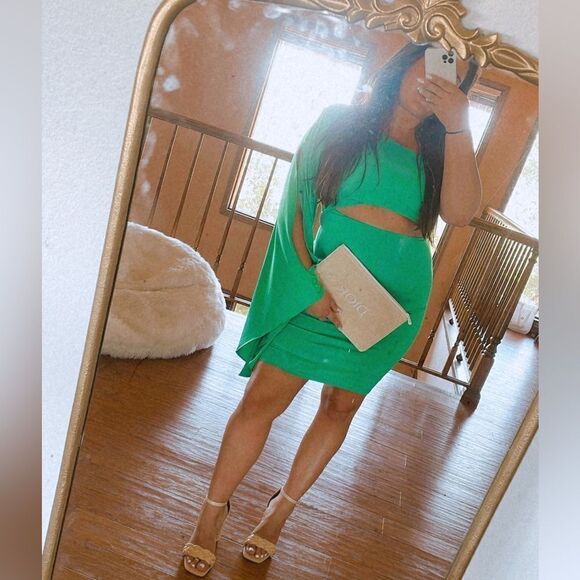 Green one shoulder dress - Picture 4 of 8
